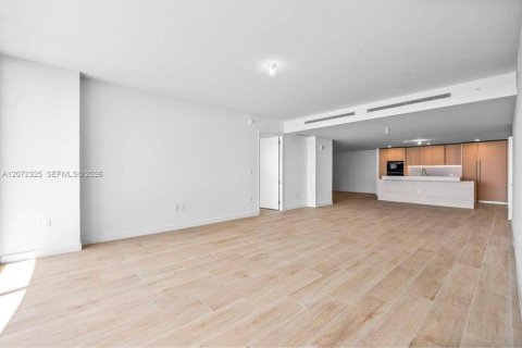 Condo in Pompano Beach, Florida, 3 bedrooms № 2413092 - photo 20