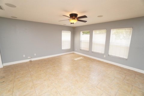 Villa ou maison à vendre à Davenport, Floride: 3 chambres, 208.75 m2 № 2221841 - photo 2