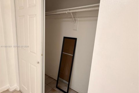 Снять в аренду квартиру в Майами, Флорида 1 спальня, 41.81м2, № 2024295 - фото 9