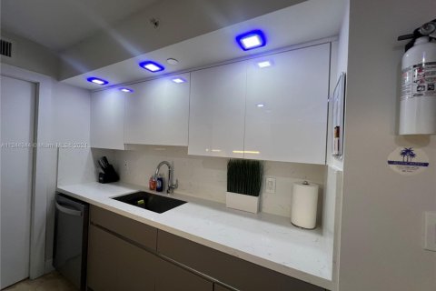 Copropriété à louer à Miami Beach, Floride: 2 chambres, 87.61 m2 № 2080117 - photo 18