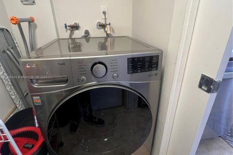 Copropriété à louer à Miami Beach, Floride: 2 chambres, 87.61 m2 № 2080117 - photo 28