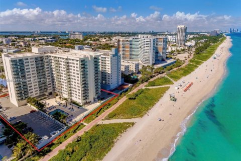Condo à Miami Beach, Floride, 2 chambres  № 2080117