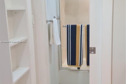 Copropriété à louer à Miami Beach, Floride: 2 chambres, 87.61 m2 № 2080117 - photo 23