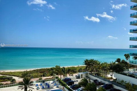 Copropriété à louer à Miami Beach, Floride: 2 chambres, 87.61 m2 № 2080117 - photo 2
