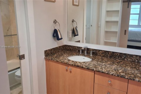 Copropriété à louer à Miami Beach, Floride: 2 chambres, 87.61 m2 № 2080117 - photo 22