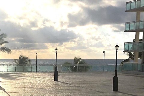 Copropriété à louer à Fort Lauderdale, Floride: 2 chambres, 164.53 m2 № 1985674 - photo 3