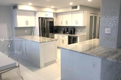 Copropriété à louer à Fort Lauderdale, Floride: 2 chambres, 164.53 m2 № 1985674 - photo 10