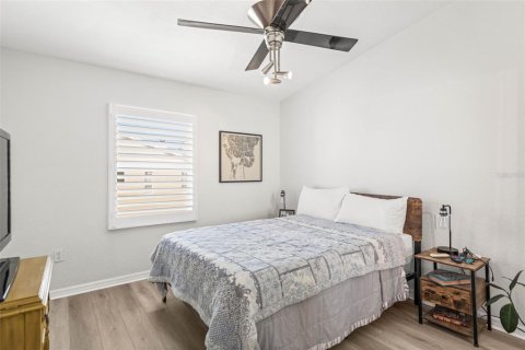 Adosado en alquiler en Saint Petersburg, Florida, 3 dormitorios, 240.9 m2 № 1744758 - foto 25