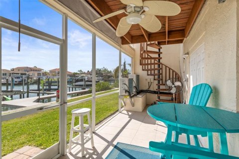 Adosado en alquiler en Saint Petersburg, Florida, 3 dormitorios, 240.9 m2 № 1744758 - foto 19