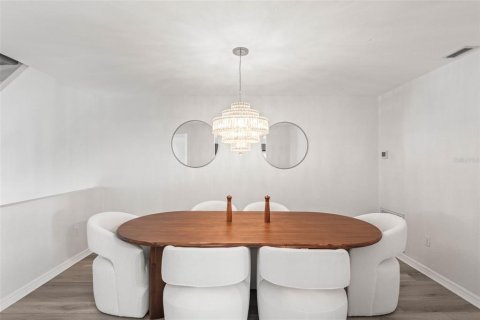 Adosado en alquiler en Saint Petersburg, Florida, 3 dormitorios, 240.9 m2 № 1744758 - foto 10