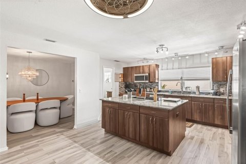 Adosado en alquiler en Saint Petersburg, Florida, 3 dormitorios, 240.9 m2 № 1744758 - foto 13