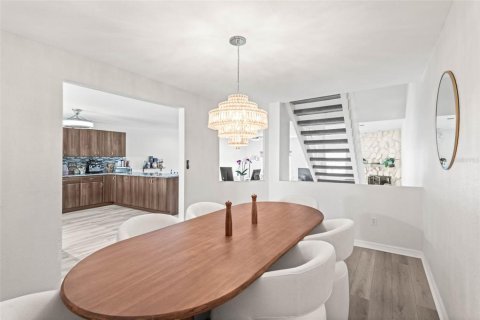 Adosado en alquiler en Saint Petersburg, Florida, 3 dormitorios, 240.9 m2 № 1744758 - foto 11