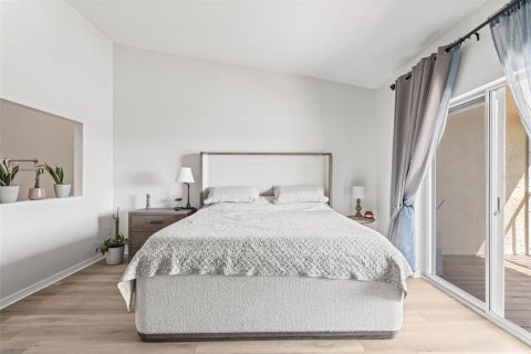 Adosado en alquiler en Saint Petersburg, Florida, 3 dormitorios, 240.9 m2 № 1744758 - foto 29