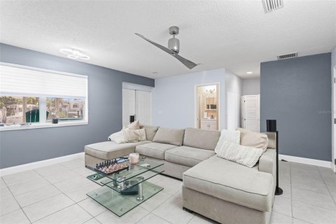 Adosado en alquiler en Saint Petersburg, Florida, 3 dormitorios, 240.9 m2 № 1744758 - foto 21