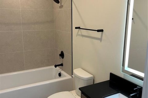 Купить кондоминиум в Клермон, Флорида 9 комнат, 175.4м2, № 1530990 - фото 12