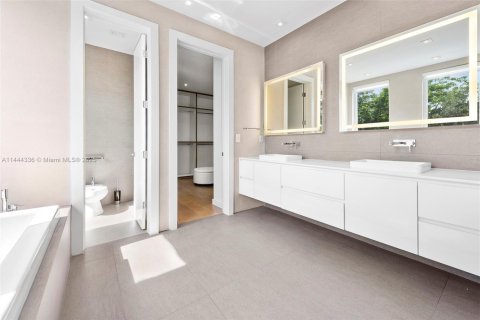Купить виллу или дом в Майами, Флорида 7 спален, 506.5м2, № 2048757 - фото 29