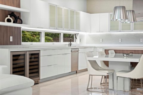 Купить виллу или дом в Майами, Флорида 7 спален, 506.5м2, № 2048757 - фото 18