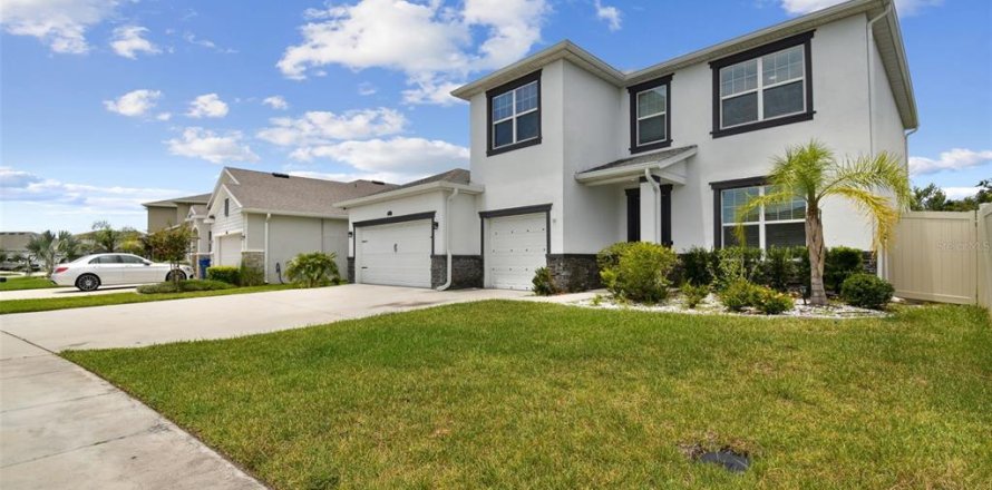 Casa en Wesley Chapel, Florida 5 dormitorios, 289.2 m2 № 1844657