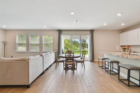 Casa en venta en Wesley Chapel, Florida, 5 dormitorios, 289.2 m2 № 1844657 - foto 7
