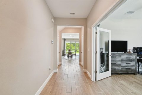 Casa en venta en Wesley Chapel, Florida, 5 dormitorios, 289.2 m2 № 1844657 - foto 4