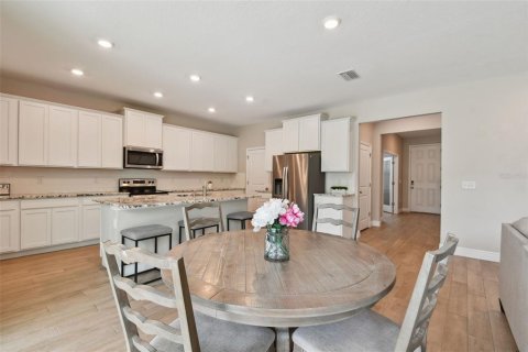 Casa en venta en Wesley Chapel, Florida, 5 dormitorios, 289.2 m2 № 1844657 - foto 10