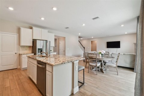 Casa en venta en Wesley Chapel, Florida, 5 dormitorios, 289.2 m2 № 1844657 - foto 8
