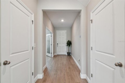 Casa en venta en Wesley Chapel, Florida, 5 dormitorios, 289.2 m2 № 1844657 - foto 6