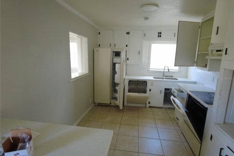Villa ou maison à louer à Titusville, Floride: 3 chambres, 71.35 m2 № 2433531 - photo 5