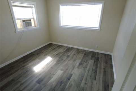 Villa ou maison à louer à Titusville, Floride: 3 chambres, 71.35 m2 № 2433531 - photo 12