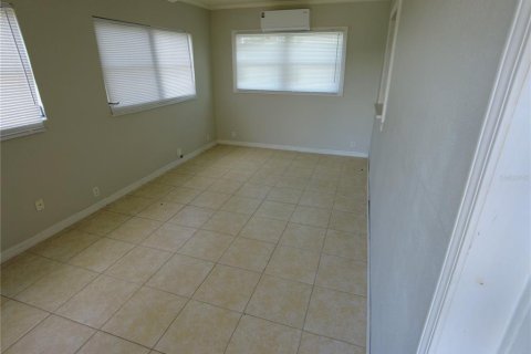 Villa ou maison à louer à Titusville, Floride: 3 chambres, 71.35 m2 № 2433531 - photo 8