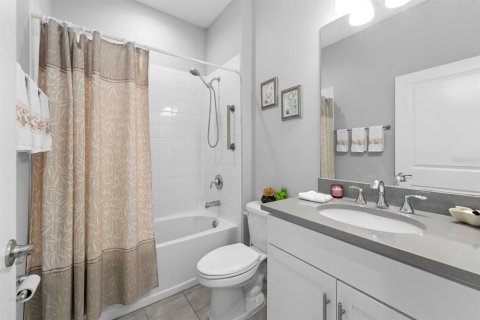 Casa en venta en Tampa, Florida, 4 dormitorios, 189.06 m2 № 1546323 - foto 16
