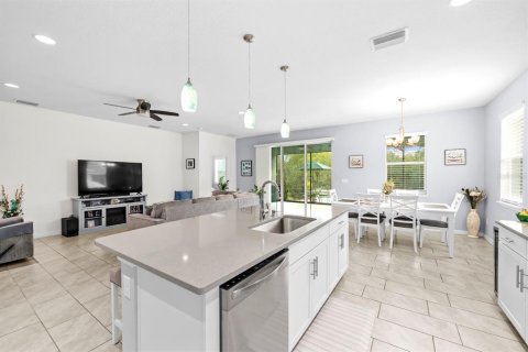 Casa en venta en Tampa, Florida, 4 dormitorios, 189.06 m2 № 1546323 - foto 4