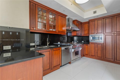 Condominio en venta en Sunny Isles Beach, Florida, 3 dormitorios, 205.69 m2 № 2013894 - foto 10