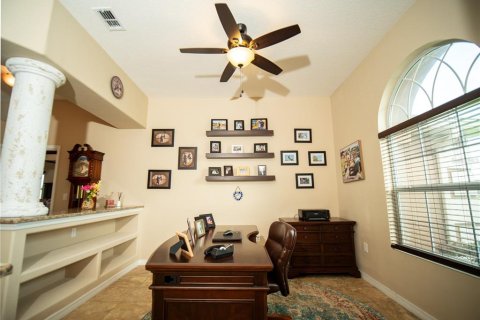 House in Tavares, Florida 4 bedrooms, 327.11 sq.m. № 1800212 - photo 13