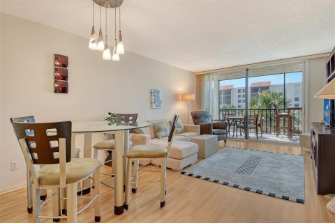 Condo in Longboat Key, Florida, 2 bedrooms  № 1856319 - photo 3