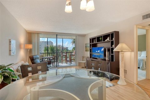 Condo in Longboat Key, Florida, 2 bedrooms  № 1856319 - photo 4