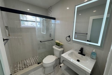 House in Pembroke Pines, Florida 3 bedrooms, 106.84 sq.m. № 2001594 - photo 25