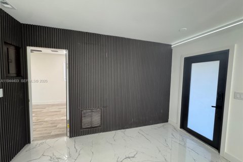 House in Pembroke Pines, Florida 3 bedrooms, 106.84 sq.m. № 2001594 - photo 11