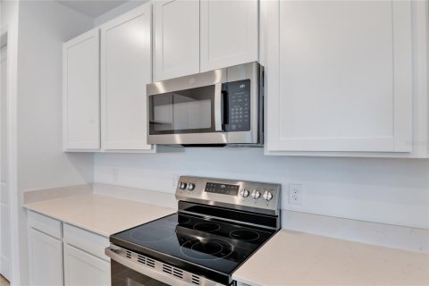 House in Lake Hamilton, Florida 4 bedrooms, 198.07 sq.m. № 2155975 - photo 6