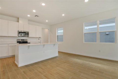 House in Lake Hamilton, Florida 4 bedrooms, 198.07 sq.m. № 2155975 - photo 8