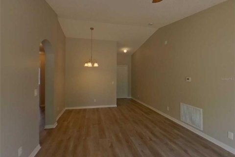 Villa ou maison à louer à Riverview, Floride: 3 chambres, 100.89 m2 № 2117655 - photo 3