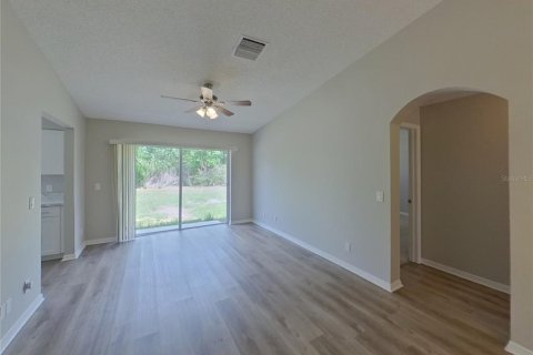 Villa ou maison à louer à Riverview, Floride: 3 chambres, 100.89 m2 № 2117655 - photo 2