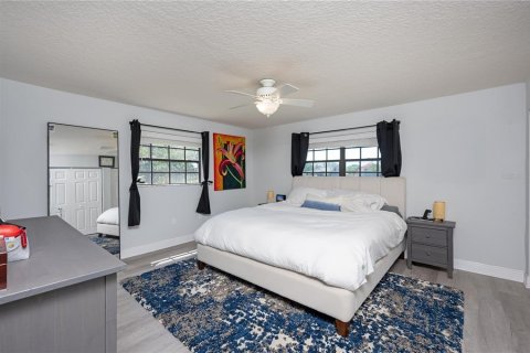 Condo in Gulfport, Florida, 2 bedrooms  № 1648766 - photo 14