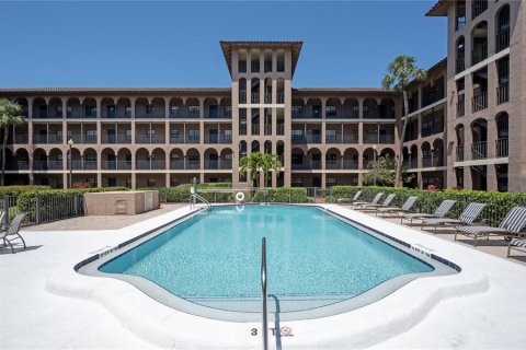 Condo in Gulfport, Florida, 2 bedrooms  № 1648766 - photo 23