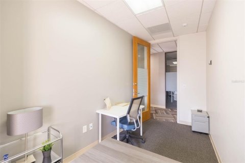 Propiedad comercial en alquiler en Tampa, Florida, 69148.55 m2 № 1721556 - foto 11