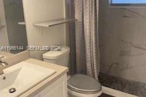 Снять в аренду кондоминиум в Норт-Майами-Бич, Флорида 2 спальни, 100.06м2, № 2027906 - фото 16