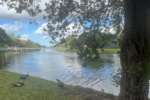 Снять в аренду кондоминиум в Норт-Майами-Бич, Флорида 2 спальни, 100.06м2, № 2027906 - фото 9