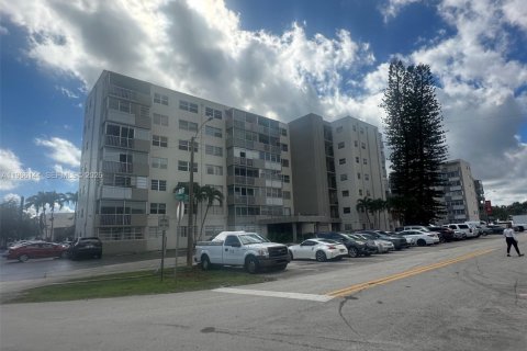 Снять в аренду кондоминиум в Норт-Майами-Бич, Флорида 2 спальни, 100.06м2, № 2027906 - фото 8