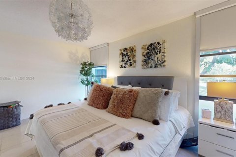 Condo in Aventura, Florida, 2 bedrooms  № 1938332 - photo 26