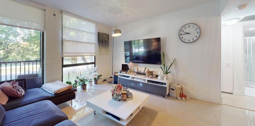 Condo in Aventura, Florida, 2 bedrooms № 1938332